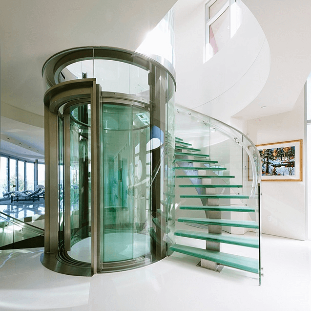 стъклен парапет със стъклени стълби